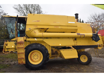 Combine harvester New Holland TF 42: picture 3