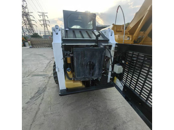 Skid steer loader Bobcat S160: picture 4