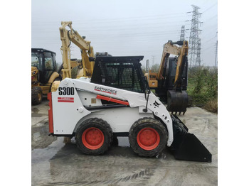 Skid steer loader Bobcat S300: picture 5