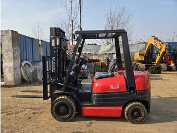 Diesel forklift Toyota FD25: picture 3 Diesel forklift Toyota FD25: picture 3