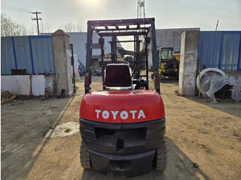 Diesel forklift Toyota FD25: picture 5 Diesel forklift Toyota FD25: picture 5