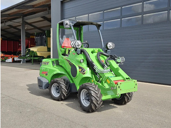 Compact track loader AVANT