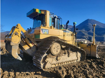 Bulldozer CATERPILLAR D6T