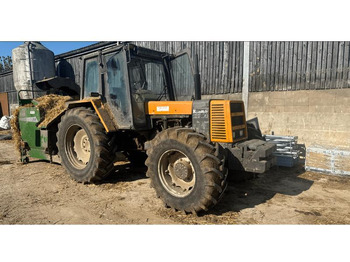 Farm tractor RENAULT