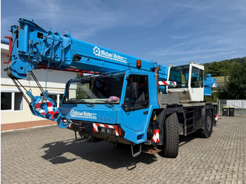 Crane truck