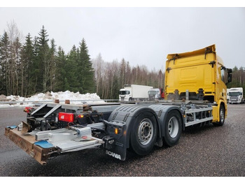 Container transporter/ Swap body truck Scania R410 CNG / CBG 6x2: picture 4