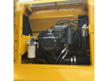 Crawler excavator KOMATSU PC240 LC-8: picture 5