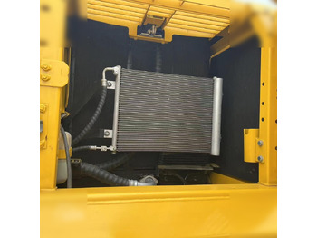 Crawler excavator KOMATSU PC240 LC-8: picture 3