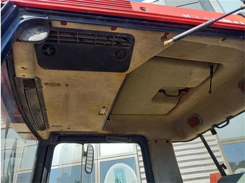 Farm tractor Case IH 695 XL: picture 5