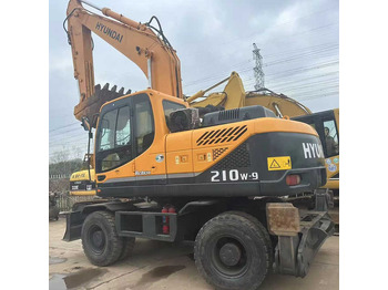 Crawler excavator HYUNDAI