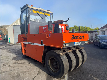 Pneumatic roller BOMAG