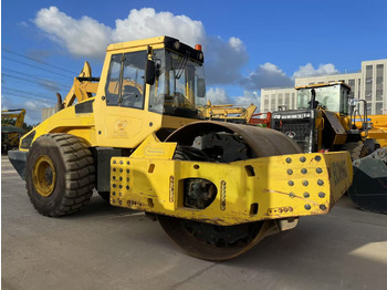Road roller BOMAG BW226: picture 2