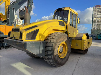 Road roller BOMAG BW226: picture 3