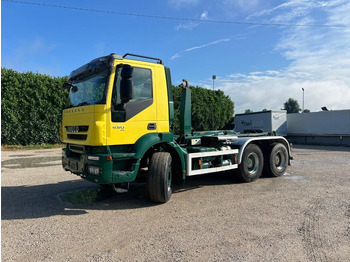 Hook lift truck IVECO Trakker