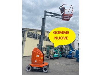 Vertical mast lift JLG