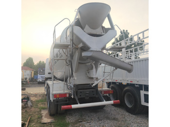Concrete mixer SINOTRUK HOWO371: picture 4