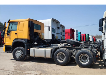 New Tractor unit SINOTRUK CNHTC Howo Truck Tractor 400 HP 10 Wheeler for Sale In Malawi: picture 2