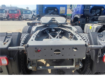 New Tractor unit sinotruk Used Howo 400hp 6x4 Truck Tractor for Sale In Nigeria: picture 3