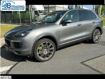 Car PORSCHE