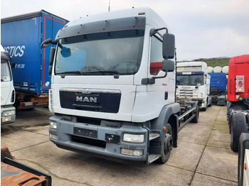 Container transporter/ Swap body truck MAN TGM 15.290