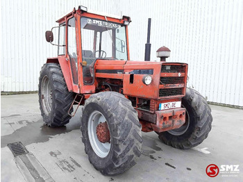 Farm tractor RENAULT