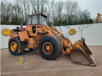 Wheel loader CASE