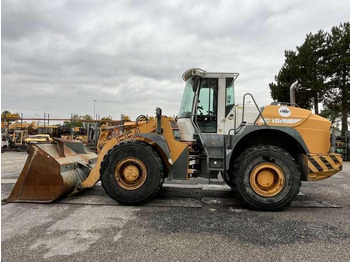 Wheel loader Liebherr L554: picture 4