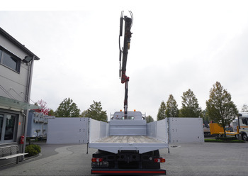 Crane truck MERCEDES-BENZ Antos 2540 / Flatbed 15 EPAL / Fassi F165 / 6.1 t / 8 m reach / remote control / rotator / 1600 MTH / steered axle: picture 4 Crane truck MERCEDES-BENZ Antos 2540 / Flatbed 15 EPAL / Fassi F165 / 6.1 t / 8 m reach / remote control / rotator / 1600 MTH / steered axle: picture 4