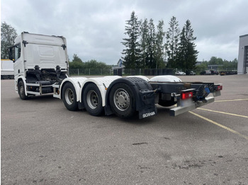 Cab chassis truck SCANIA R560 B8x4*4 / Chassis / sleeper cab / Power take-off: picture 2 Cab chassis truck SCANIA R560 B8x4*4 / Chassis / sleeper cab / Power take-off: picture 2