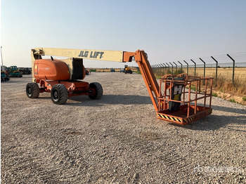 Articulated boom JLG
