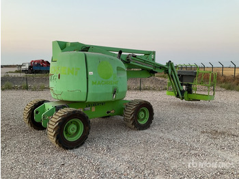 Articulated boom JLG