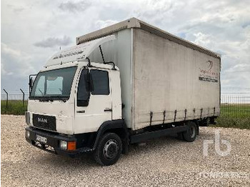 Curtainsider truck MAN