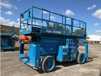 Scissor lift GENIE