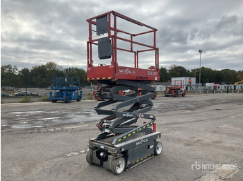 Scissor lift SKYJACK