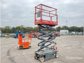 Scissor lift SKYJACK