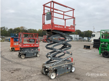 Scissor lift SKYJACK