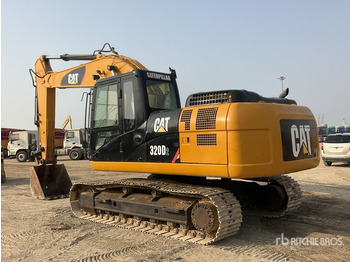 Crawler excavator 2013 Cat 320D2: picture 3