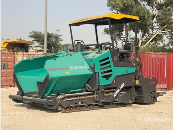 Asphalt paver VÖGELE