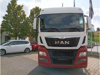 Tractor unit MAN TGX 18:440 BLS INTARDER Vollspoiler Reifen70-90% MAN TGX 18:440 BLS INTARDER Vollspoiler Reifen70-90%: picture 2 Tractor unit MAN TGX 18:440 BLS INTARDER Vollspoiler Reifen70-90% MAN TGX 18:440 BLS INTARDER Vollspoiler Reifen70-90%: picture 2