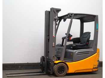 Electric forklift JUNGHEINRICH EFG