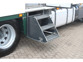 Refrigerator truck Scania R490 + 6X2 + EURO 6 + heating truck/ flowers FULL OPTION: picture 5 Refrigerator truck Scania R490 + 6X2 + EURO 6 + heating truck/ flowers FULL OPTION: picture 5