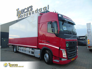 Refrigerator truck VOLVO FH 460
