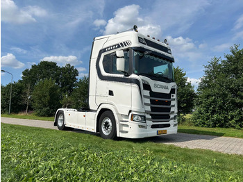 Tractor unit SCANIA S 450