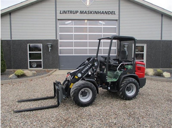 Compact loader