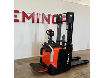 Stacker Toyota 10918 SPE120L: picture 5 Stacker Toyota 10918 SPE120L: picture 5