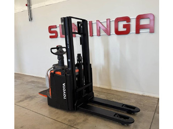 Stacker Toyota 10918 SPE120L: picture 3 Stacker Toyota 10918 SPE120L: picture 3