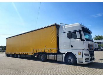 Curtainsider truck