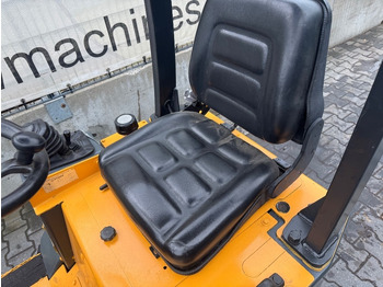 Compact loader GiANT B204SW: picture 5