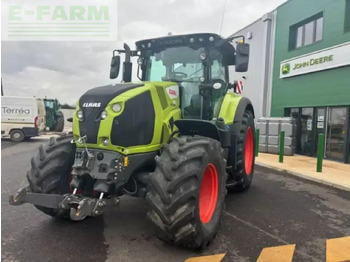 Farm tractor CLAAS Axion 810
