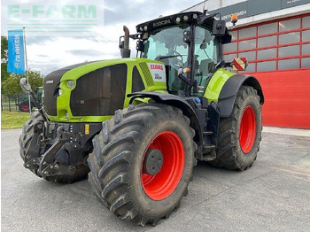Farm tractor CLAAS Axion 930
